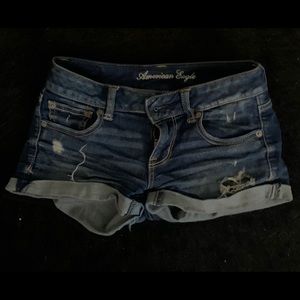 AE LOWRISE DENIM SHORTS